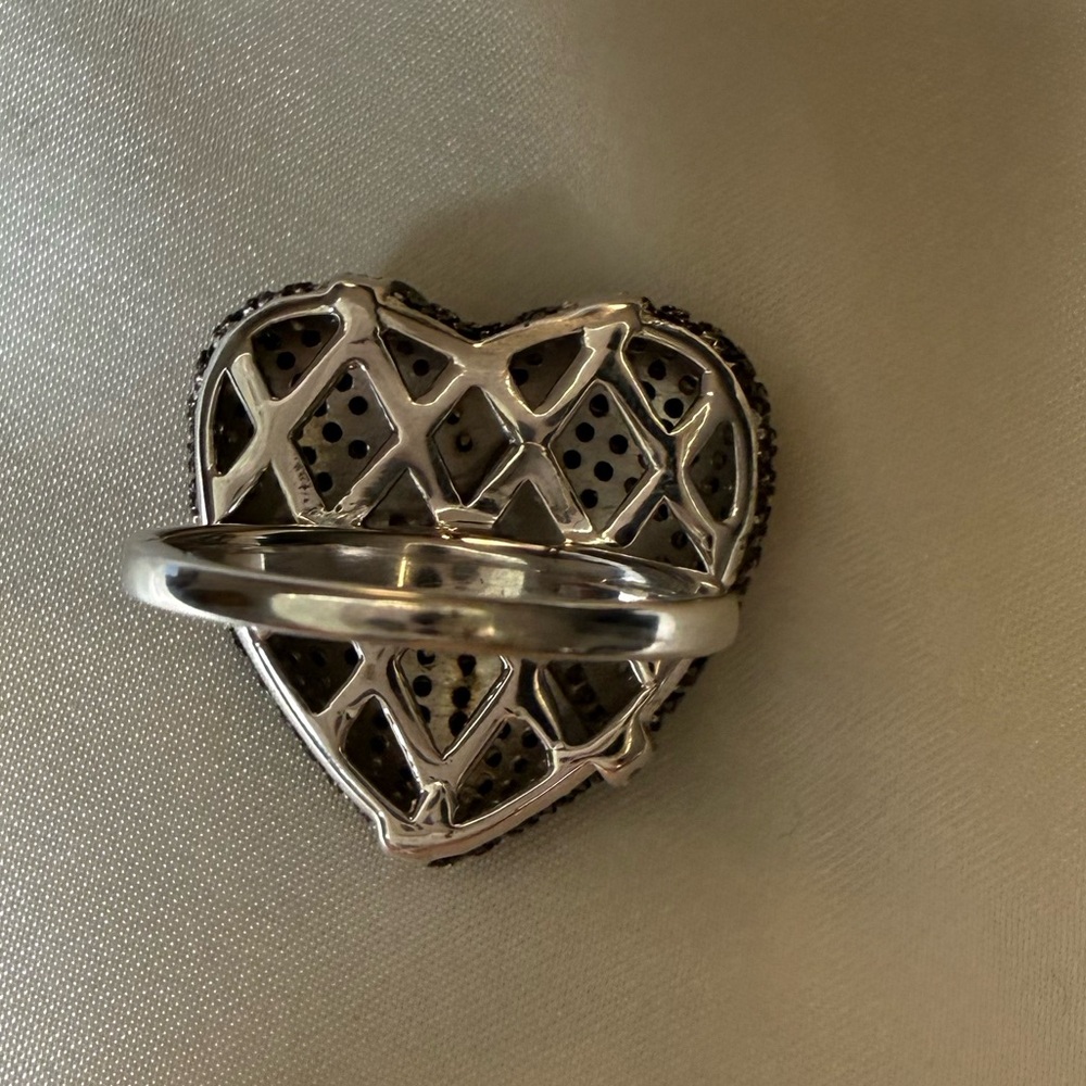 Black Swarkowki bow ring and Silver Heart Ring size 7 stamped W: 28 G - Picture 6 of 8